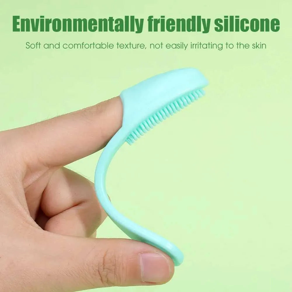 Light blue silicone brush held by a hand with a green background and text about environmental friendliness.